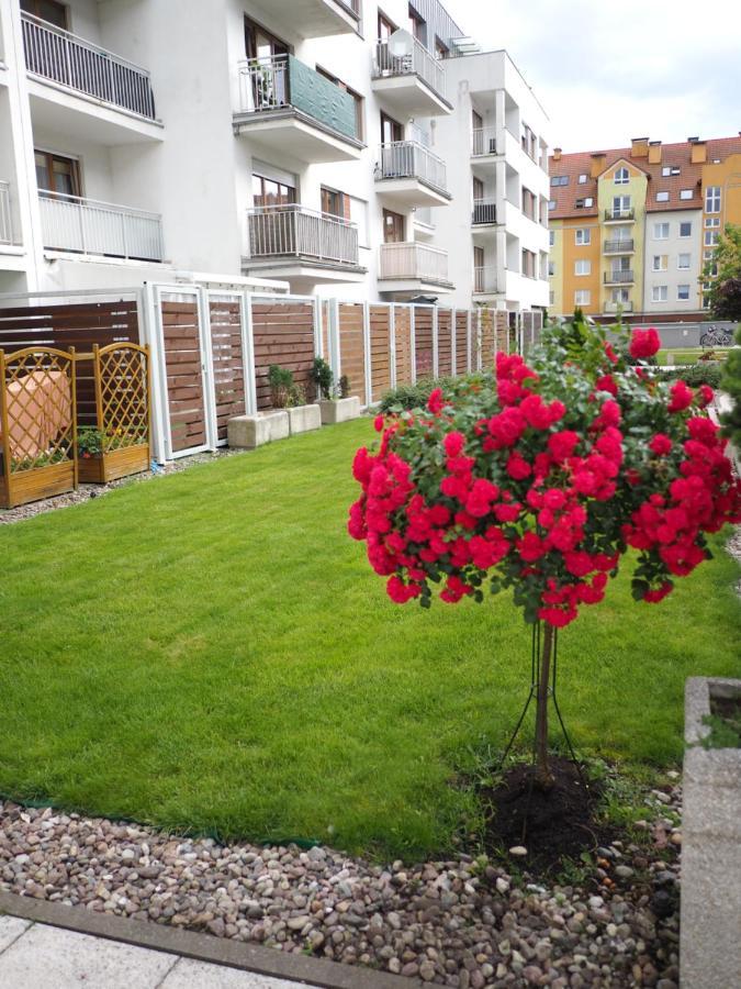 Swinoujscie Platan Patio 2- Berry Apartments Экстерьер фото