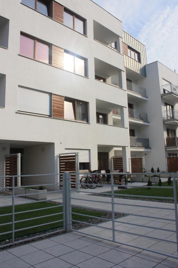 Swinoujscie Platan Patio 2- Berry Apartments Экстерьер фото