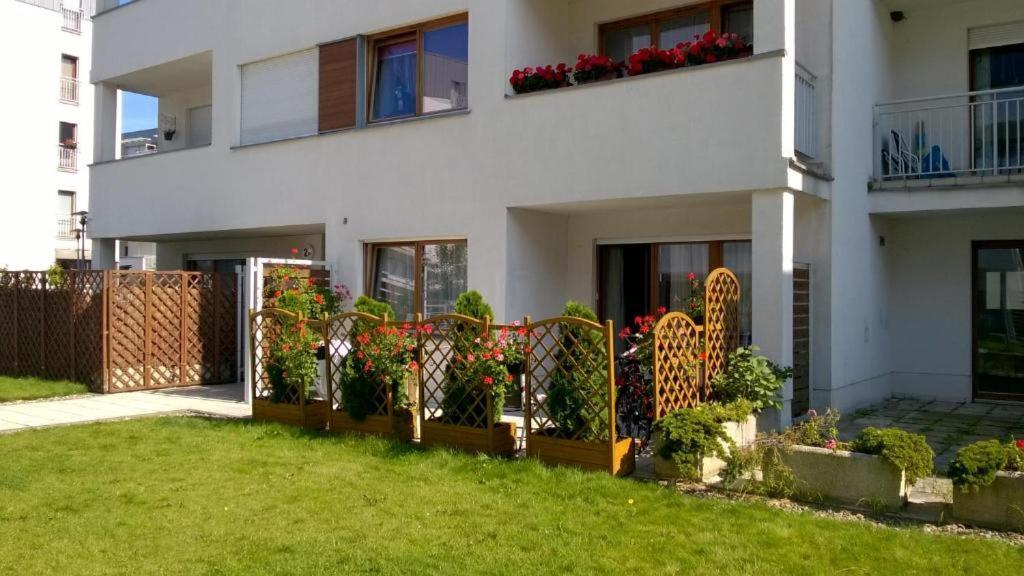 Swinoujscie Platan Patio 2- Berry Apartments Экстерьер фото